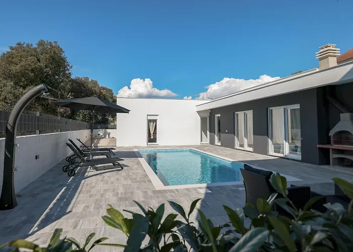 La Reina House - Private Heated Pool