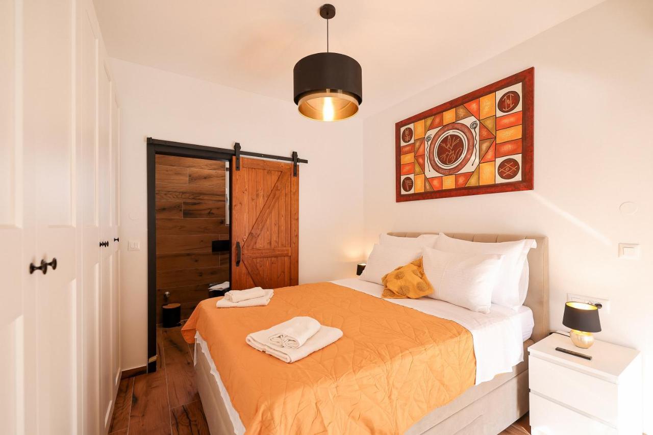 La Reina House - Private Heated Pool