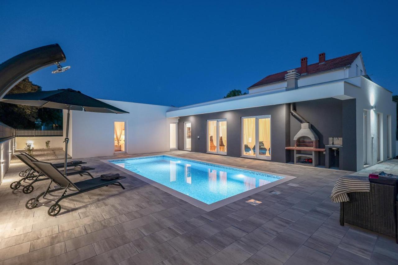 La Reina House - Private Heated Pool * Bibinje