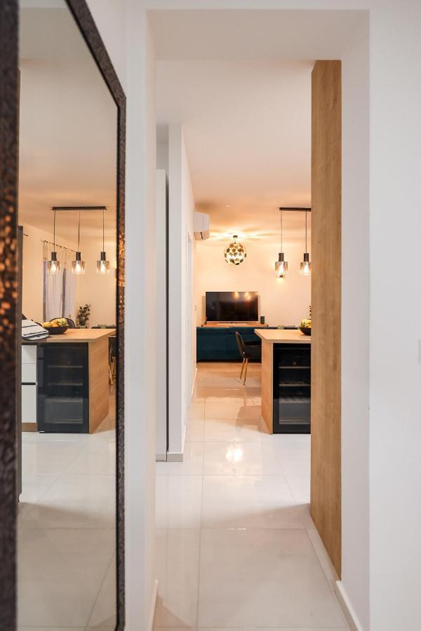 La Reina House - Private Heated Pool Villa